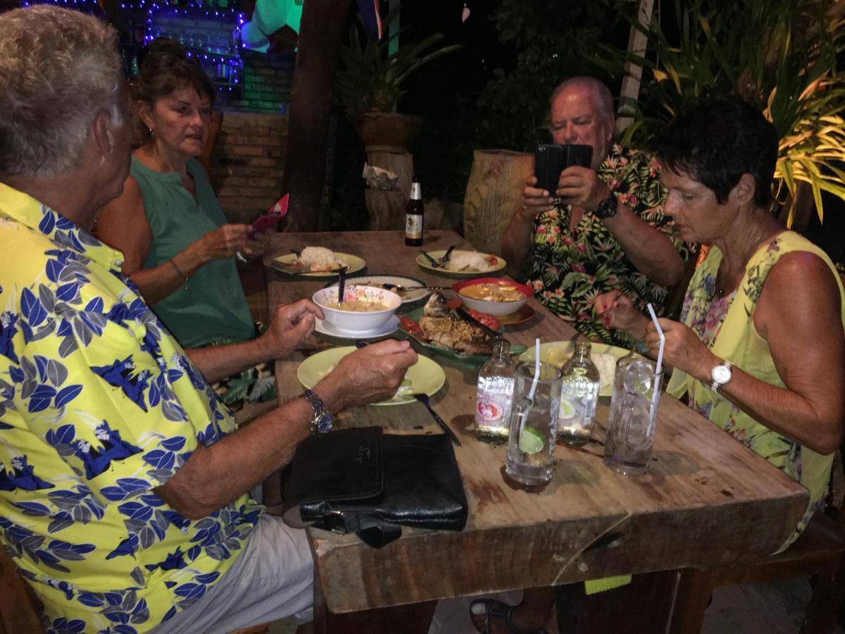 The Lazy Bar And Guesthouse Krabi town Exteriör bild