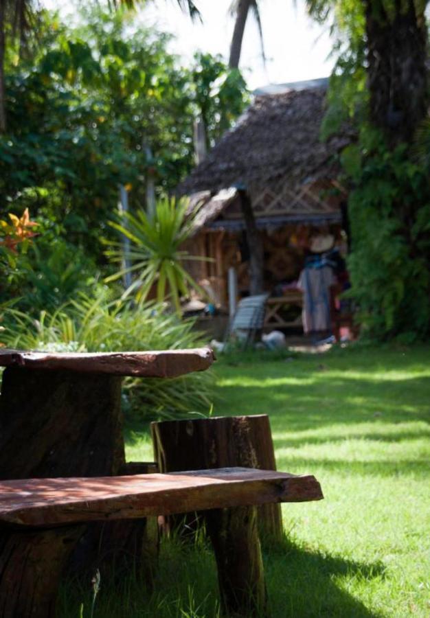 The Lazy Bar And Guesthouse Krabi town Exteriör bild