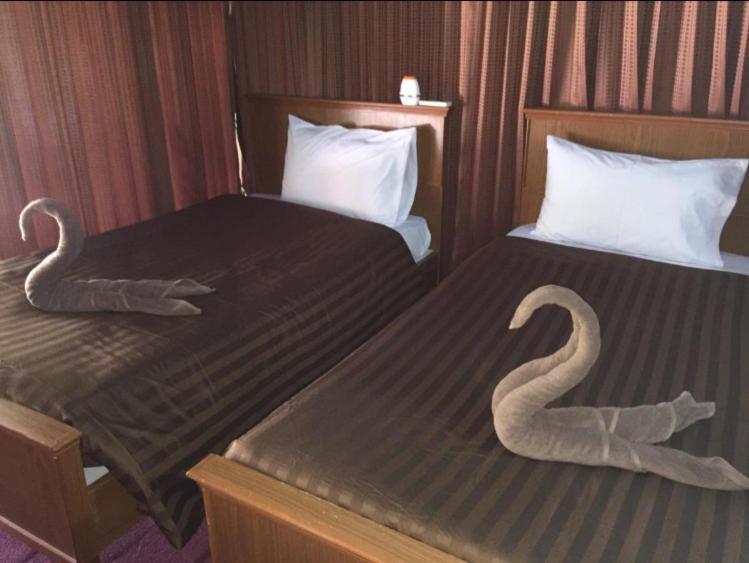 The Lazy Bar And Guesthouse Krabi town Exteriör bild