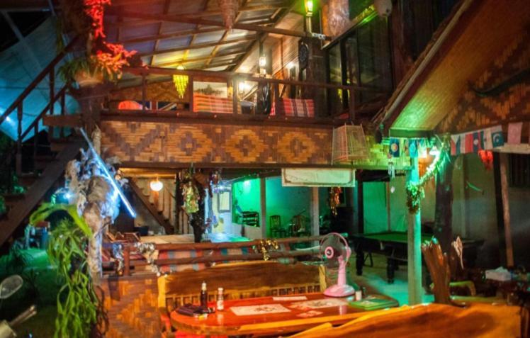 The Lazy Bar And Guesthouse Krabi town Exteriör bild